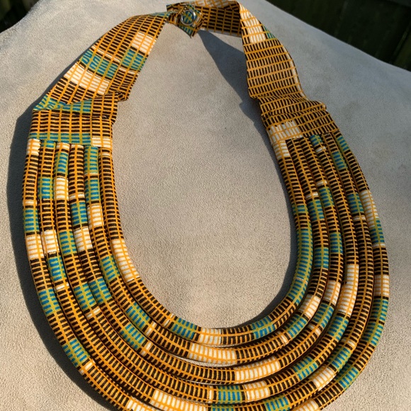 The Emadée necklace - Picture 2 of 8